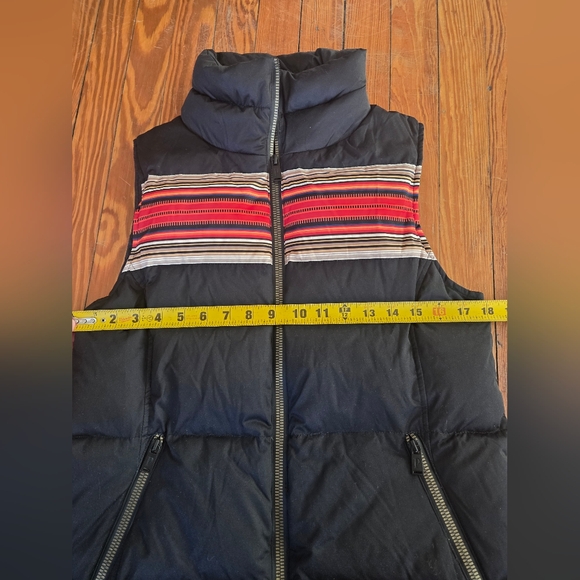 Pendleton Chalet Black & Red Striped Water Resistant Packable Down Women's Vest - Picture 7 of 9
